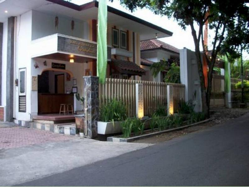 แฟมิลี โฮเต็ล กราเดีย 1 Hotel บาตู ภายนอก รูปภาพ